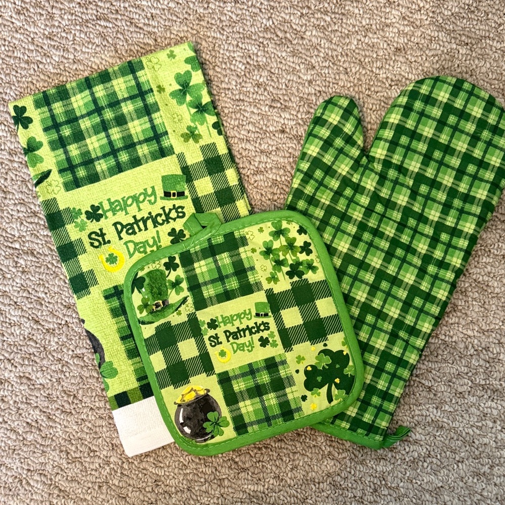 St. Patrick's Day Green Kitchen Set